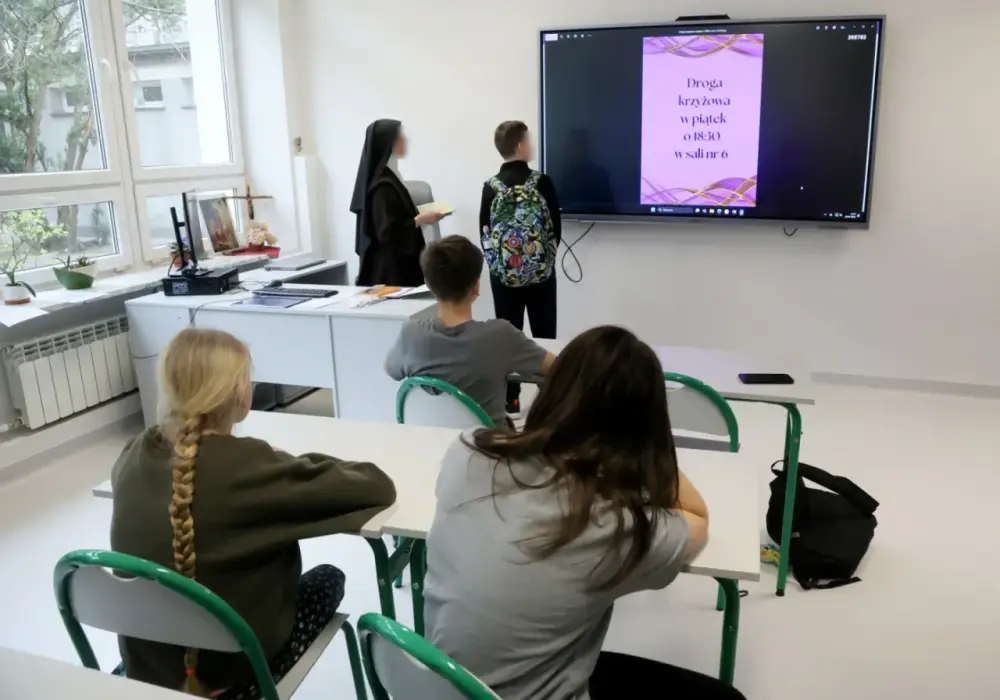 Czy religia liczy się do średniej? Fakty o ocenach w szkole