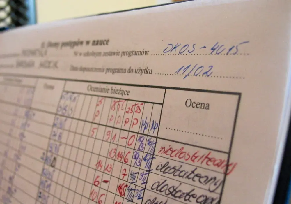 Kiedy oceny semestralne? Poznaj terminy i procedury