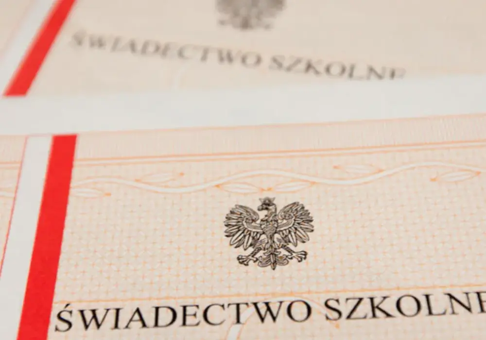 Jaka średnia na czerwony pasek? Sprawdź wymagania!