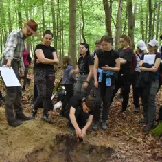 "In the picture" czy "on the picture"? Rozwiąż dylemat raz na zawsze!