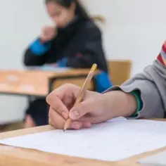 Matura angielski poziom podstawowy czy rozszerzony - poznaj kluczowe różnice