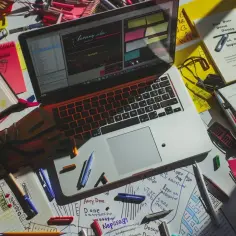 Jakie zadania po angielsku są przydatne? Sprawdź różne formy 