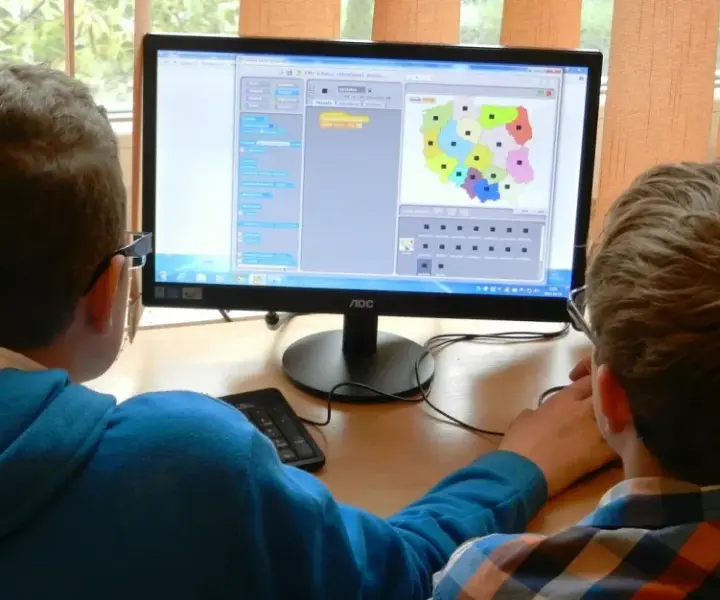 Zdalne nauczanie w szkołach podstawowych - co planuje MEN?