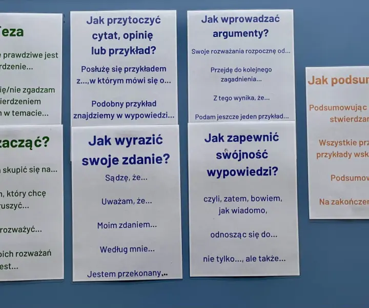 Niezbędne słowa do rozprawki: 120 wyjątkowych zwrotów na każdą okazję