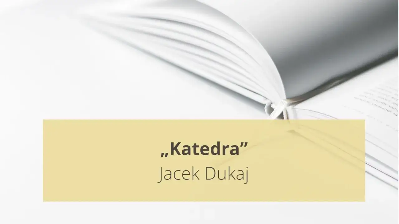 Otwarta książka z tekstem „Katedra” Jacek Dukaj. Krótkie streszczenie tej powieści może być fascynujące.