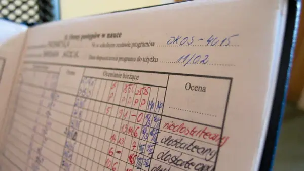 Kiedy oceny semestralne? Poznaj terminy i procedury