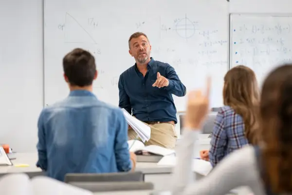 Przedmioty w 3 klasie liceum: Klucz do matury i studiów