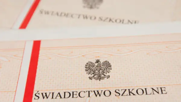 Jaka średnia na czerwony pasek? Sprawdź wymagania!