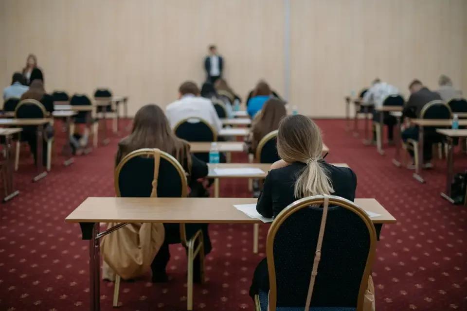 O której zaczynają się matury? Sprawdź godziny egzaminów